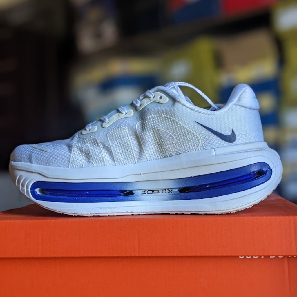 Nike Vomero Premium - Ice Blue