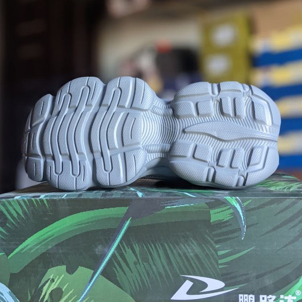 Pengluda Monster Chunky Sneakers - Grey