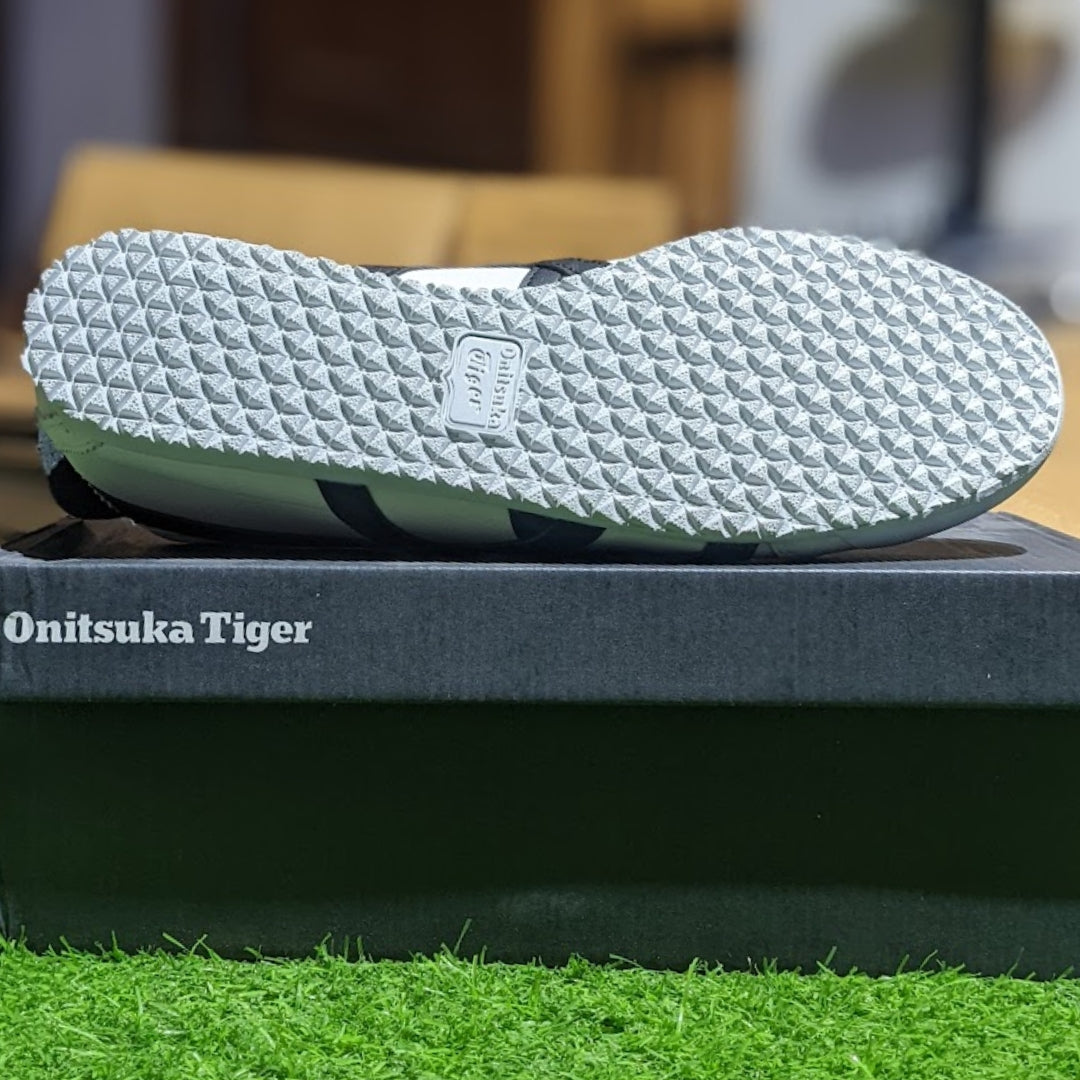 ONITSUKA TIGER MEXICO 66 | WHITE & BLACK COLOR
