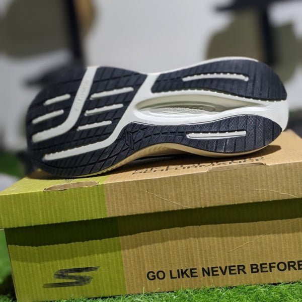 Skechers Arch Fit Max Comfort Slip Ins (BLACK)