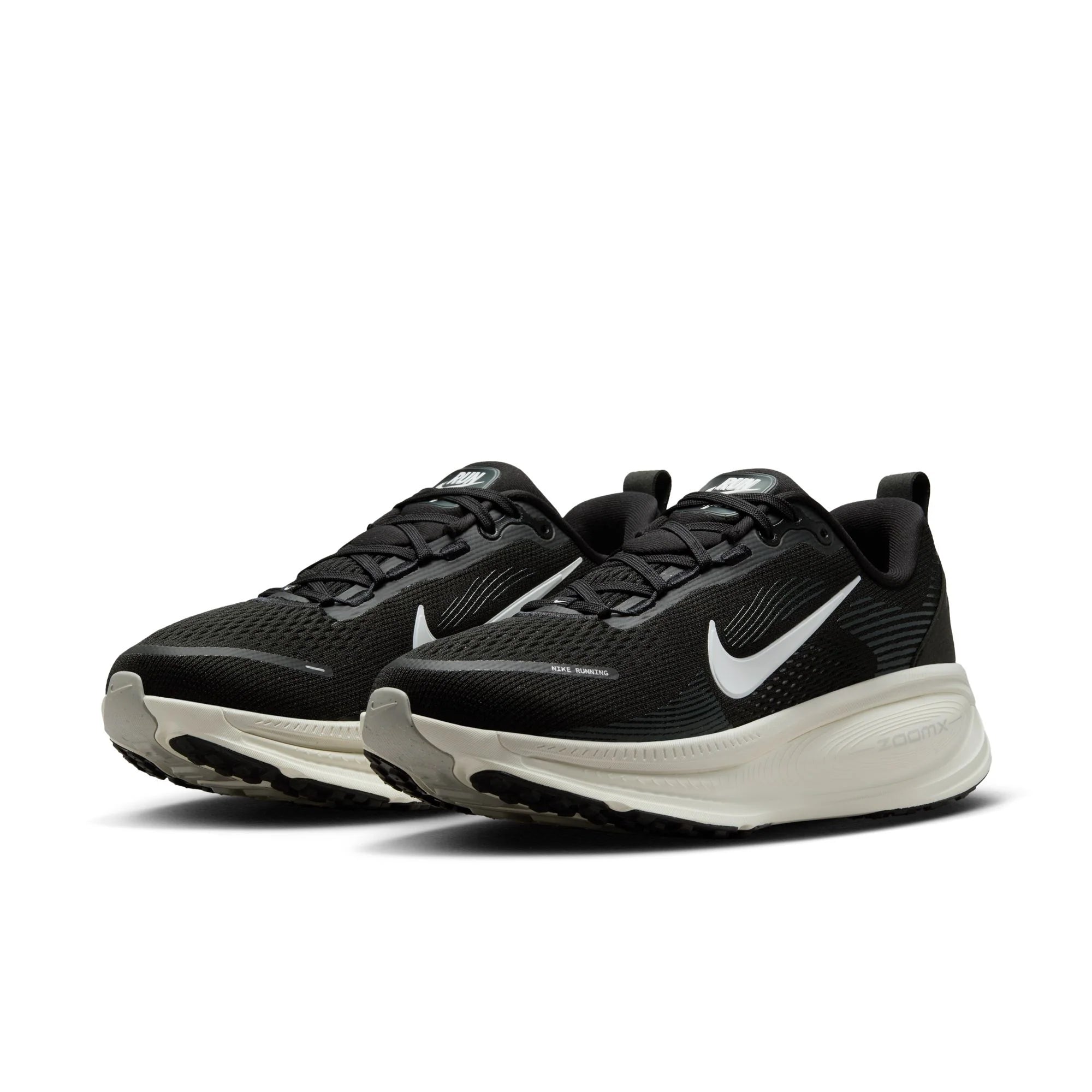 Nike Vomero 18 | Pure Black & White