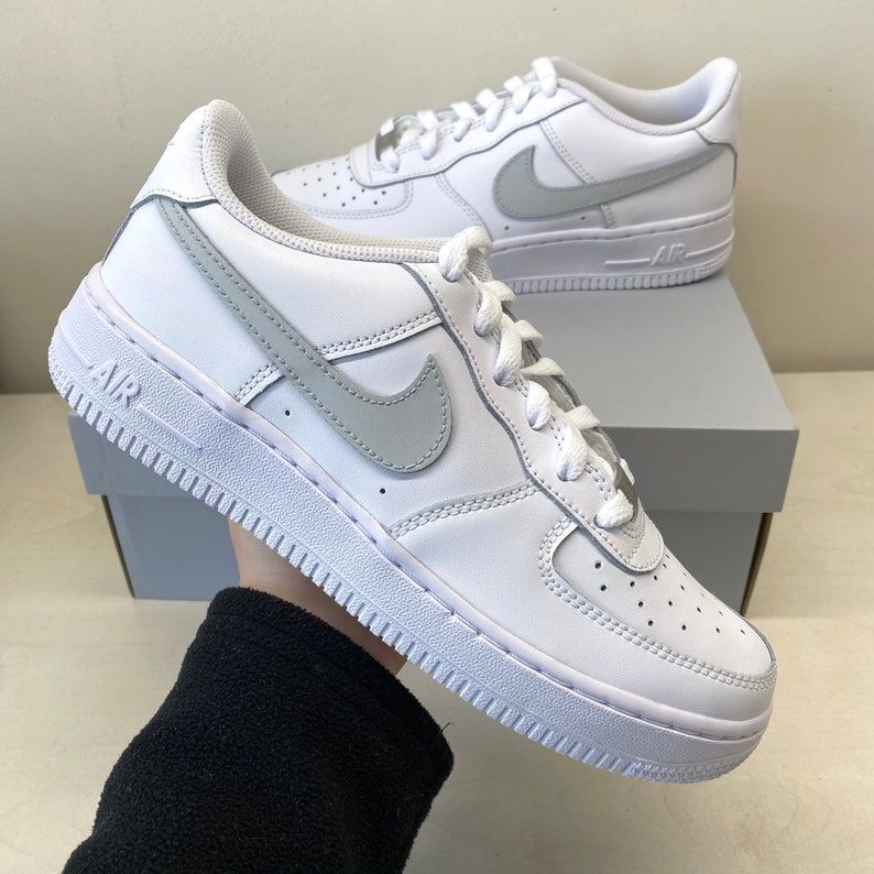 Nike Air Force 1 '07 - White/Light Smoke Grey