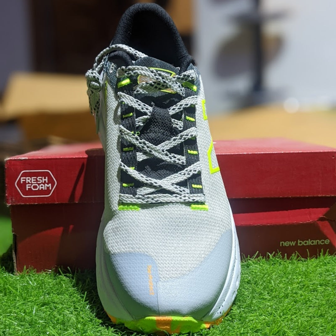 NEW BALANCE FRESH FOAM MORE TRAIL V2 WHITE BLACK GREEN