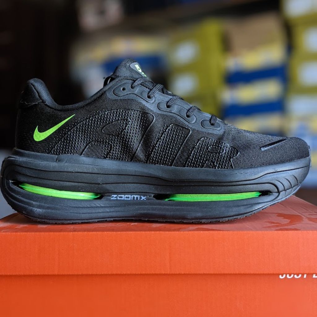 Nike Vomero Premium - Black / Green