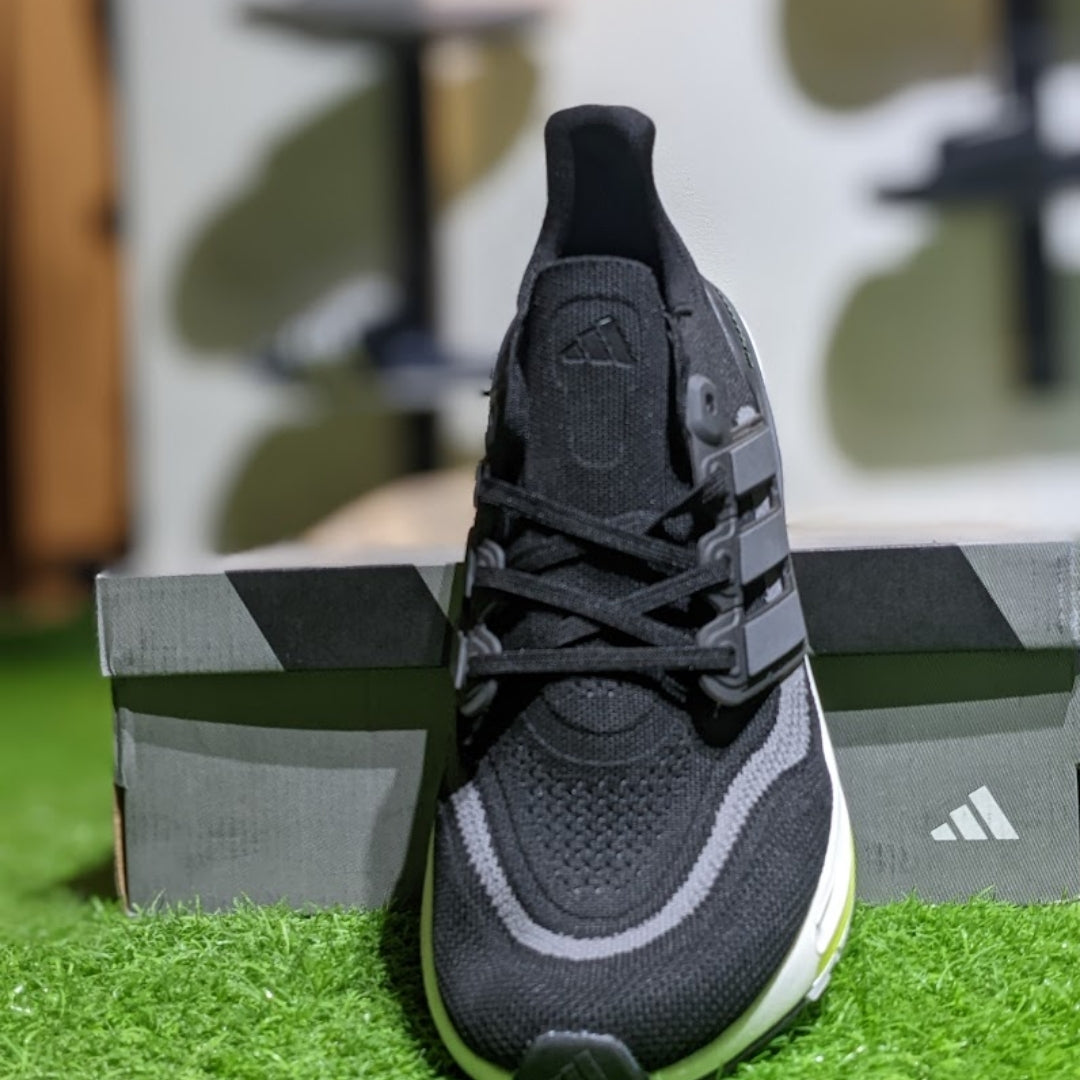 Adidas Ultraboost Light (Black)
