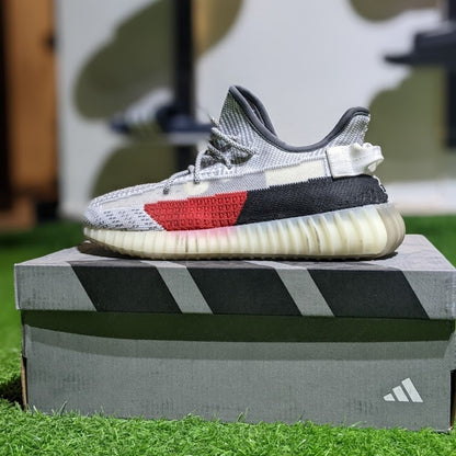 Adidass Yeezzy Boost 350 white and red