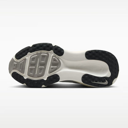 Nike Vomero 18 | Coconut Milk & Black