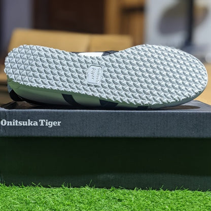 ONITSUKA TIGER MEXICO 66 | WHITE & BLACK COLOR