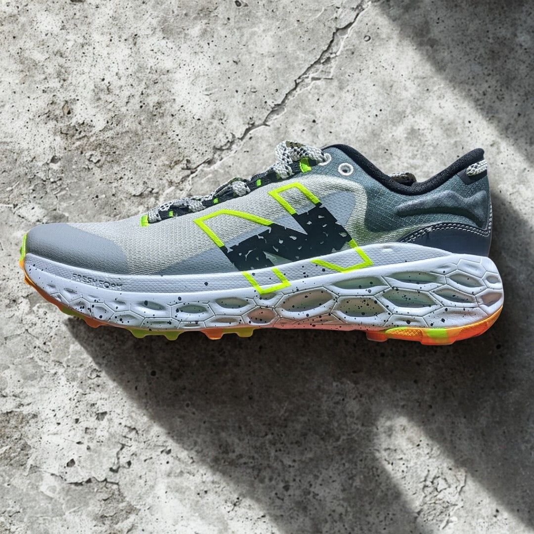 NEW BALANCE FRESH FOAM MORE TRAIL V2 WHITE BLACK GREEN
