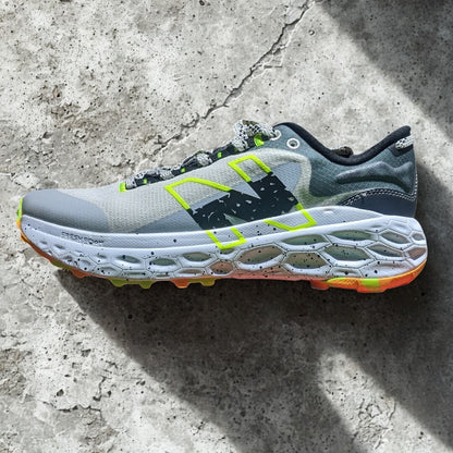 NEW BALANCE FRESH FOAM MORE TRAIL V2 WHITE BLACK GREEN