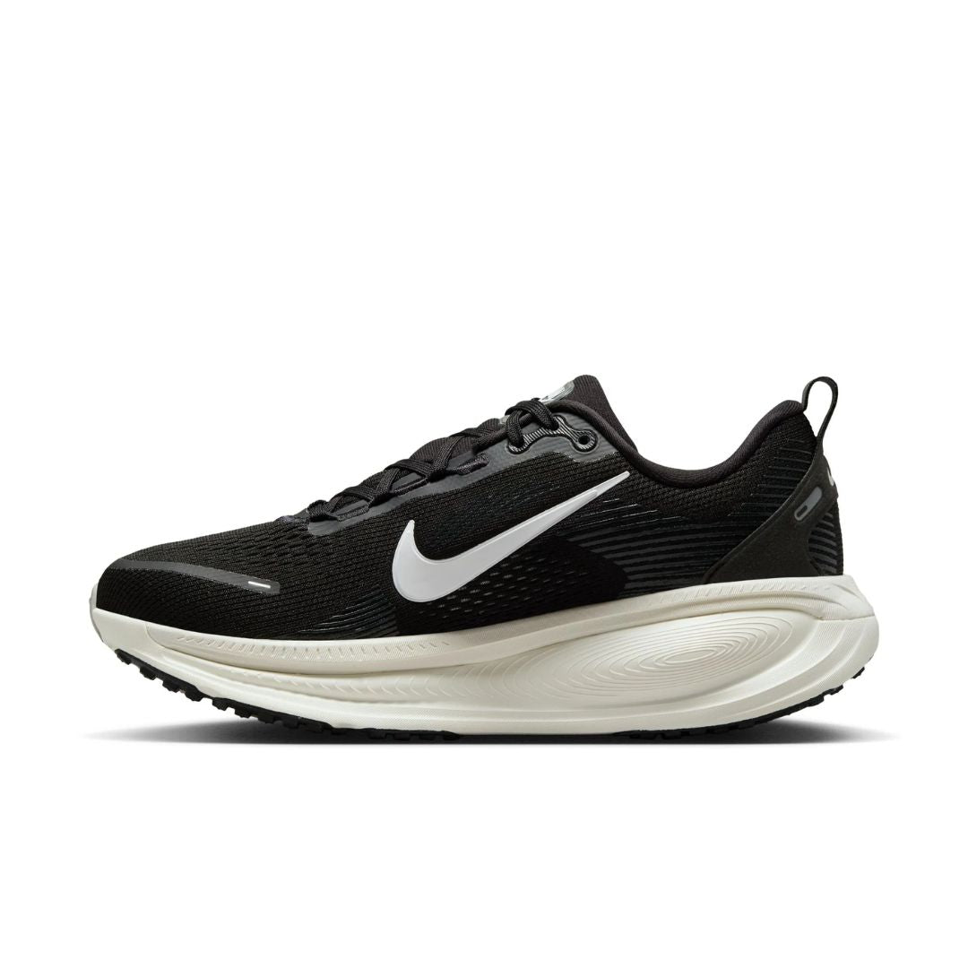 Nike Vomero 18 | Pure Black & White